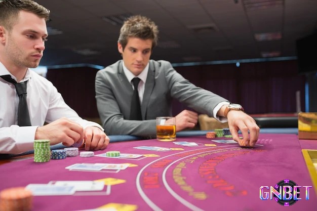 Phí Rake Poker có tầm ảnh hưởng đáng kể đối với người chơi và các sòng bạc,nhà cái.