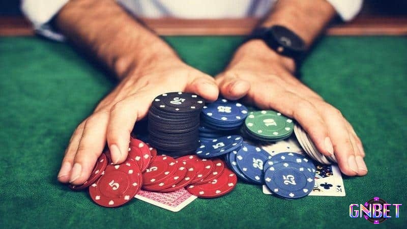 Sự khác nhau giữa Resteal Poker và Rejam Poker là gì?