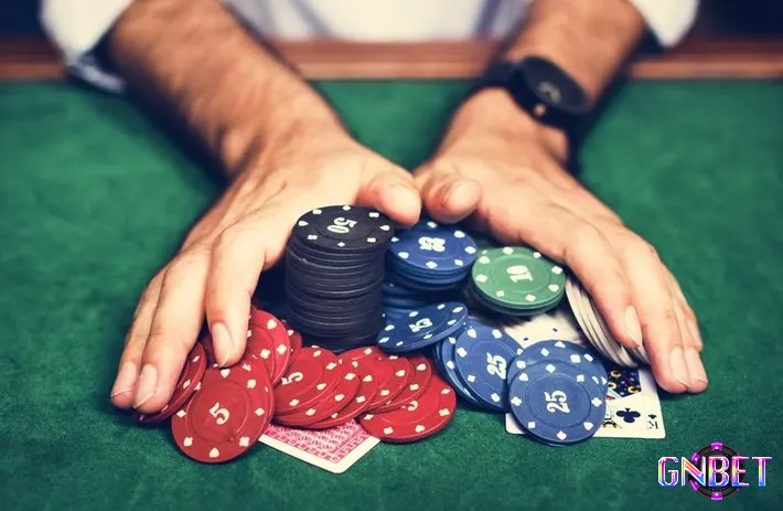 Tại Crown casino có rất nhiều bàn chơi Poker