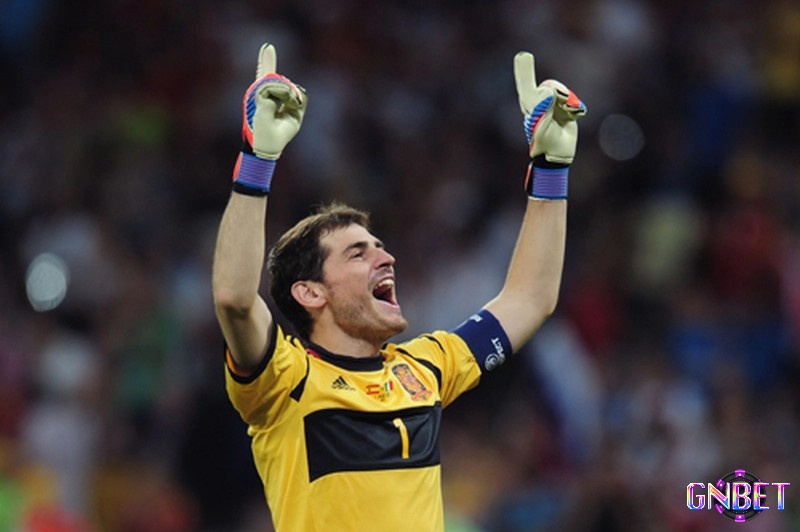 Thủ môn hay nhất C2: Cầu thủ Iker Casillas