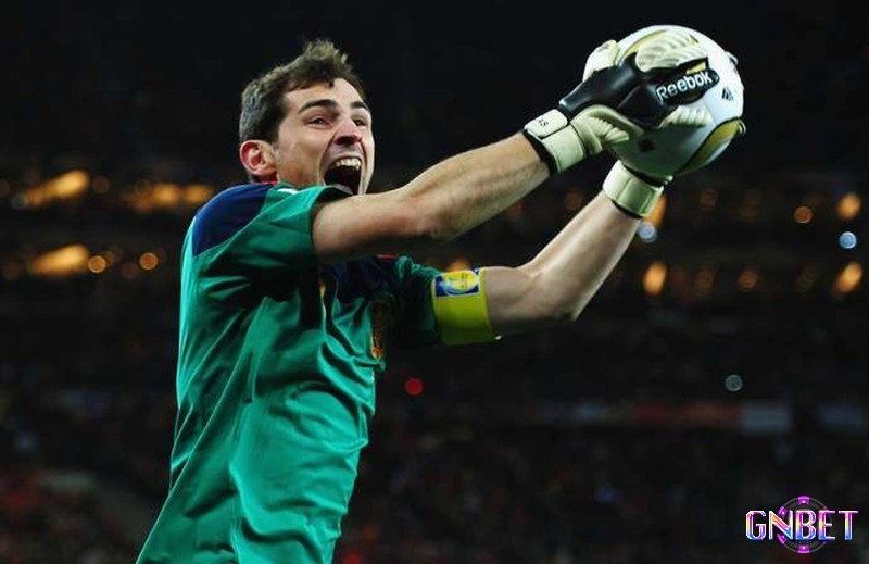 Thủ môn hay nhất Euro: Iker Casillas