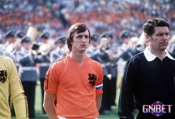 Cầu thủ vĩ đại nhất mọi thời đại có tài năng đáng nẻ Johan Cruyff