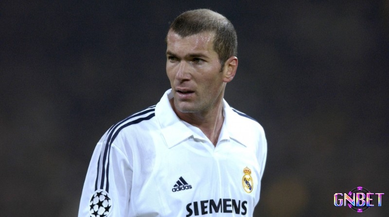 Zidane xứng danh tiền vệ hay nhất Euro - tiền vệ vĩ đại nhất mọi thời đại