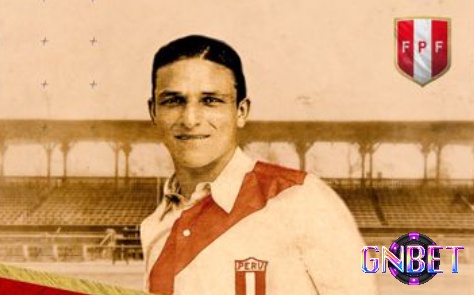 Teodoro Fernandez là cầu thủ lừng danh của bóng đá Peru